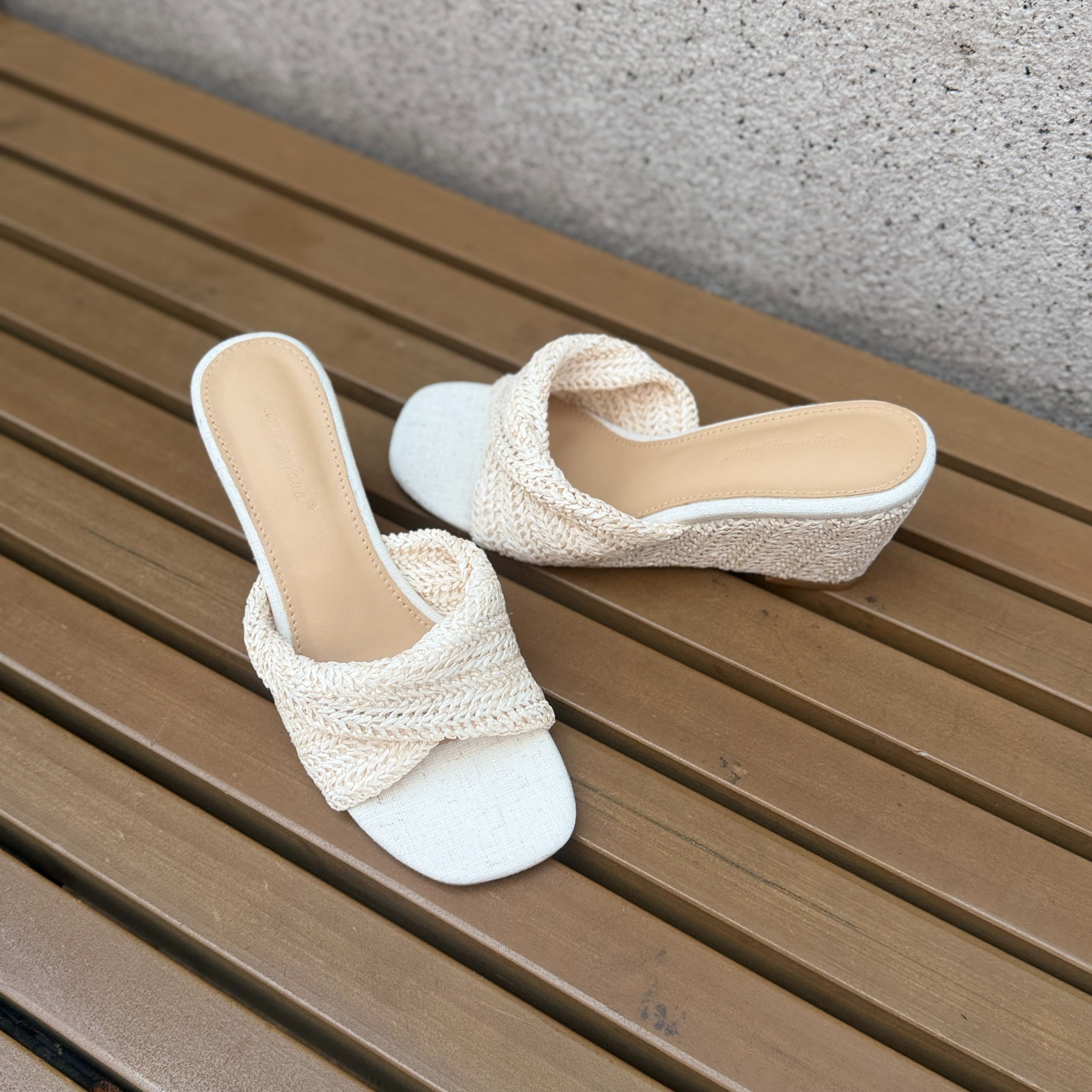 New 6.5cm Wedge Heel French Vacation Style Square Toe Cross Strap Woven Straw Thick Sole Summer Slippers - Image 5